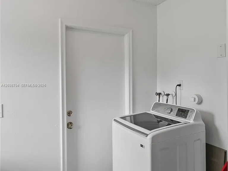 4151 SW 56th Ave — Photo 26