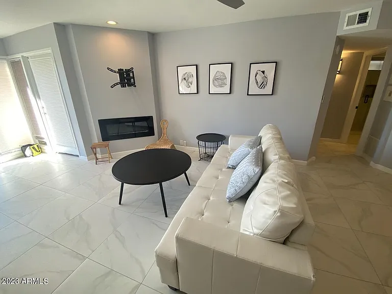 1820 E Morten Ave #123 — Photo 9