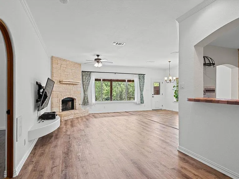 37 Pillow Rd — Photo 3