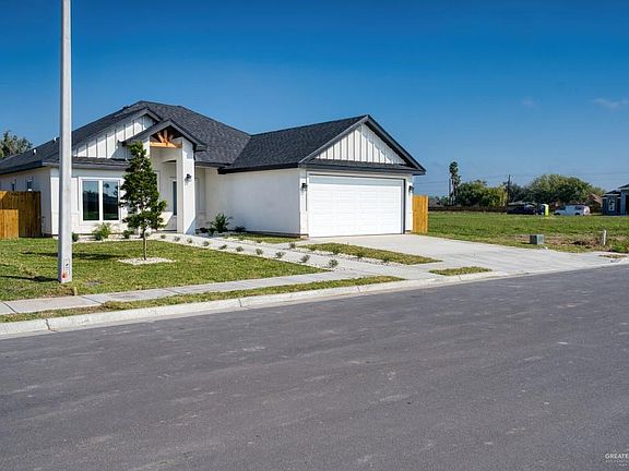 3rd image of 1110 Moses Dr