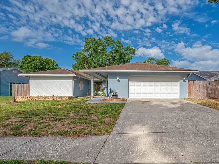 18322 Swan Lake Dr — Photo 1
