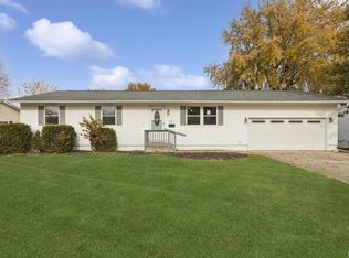 414 Pendik Rd, Jacksonville, IL 62650