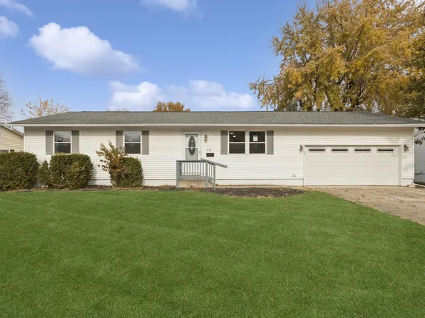 414 Pendik Rd, Jacksonville, IL 62650
