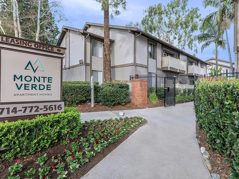 Monte Verde Apartment Homes — Photo 19