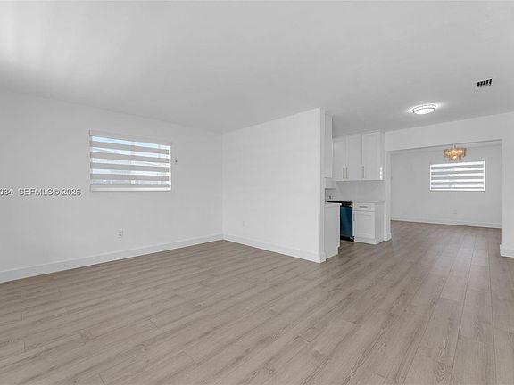 4th image of 4211 SW 97th Pl