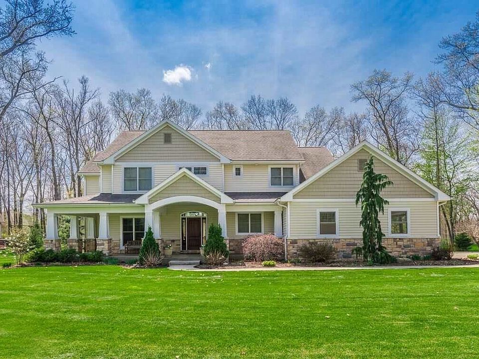 1st image of 19366 Whispering Hill Dr