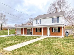 209 Pleasant St, Rich Creek, VA 24147