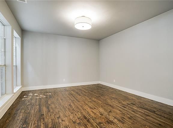 4th image of 6935 Robin Willow Dr
