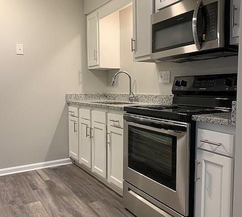 3rd image of 2412 Mount Claire Ave #7/9