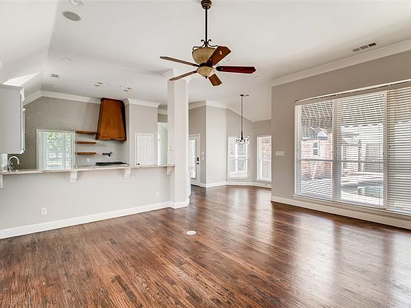 5th image of 255 Tealwood Dr