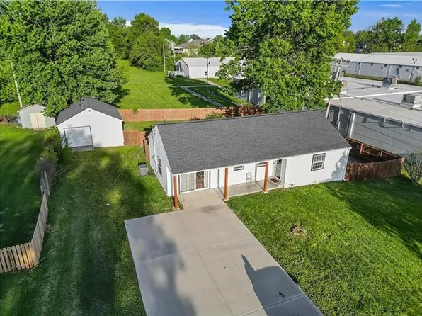 1227 N Jesse James Rd, Excelsior Springs, MO 64024