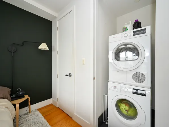 63-34 Fresh Pd Road image 11 of 20