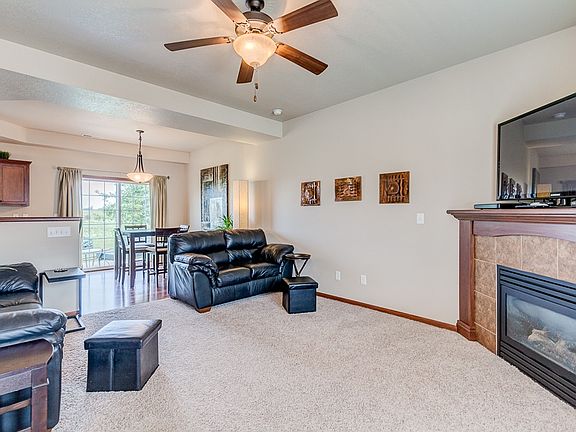 4th image of 1475 Burr Dr