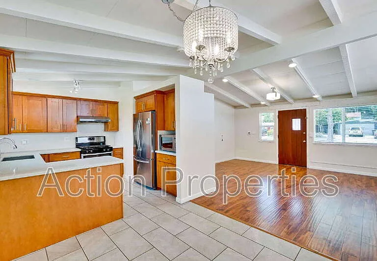 1343 Torrance Ave — Photo 5