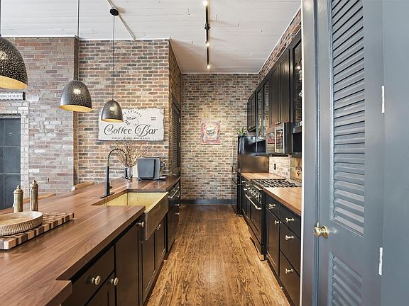 3rd image of 2318 Market St APT 12
