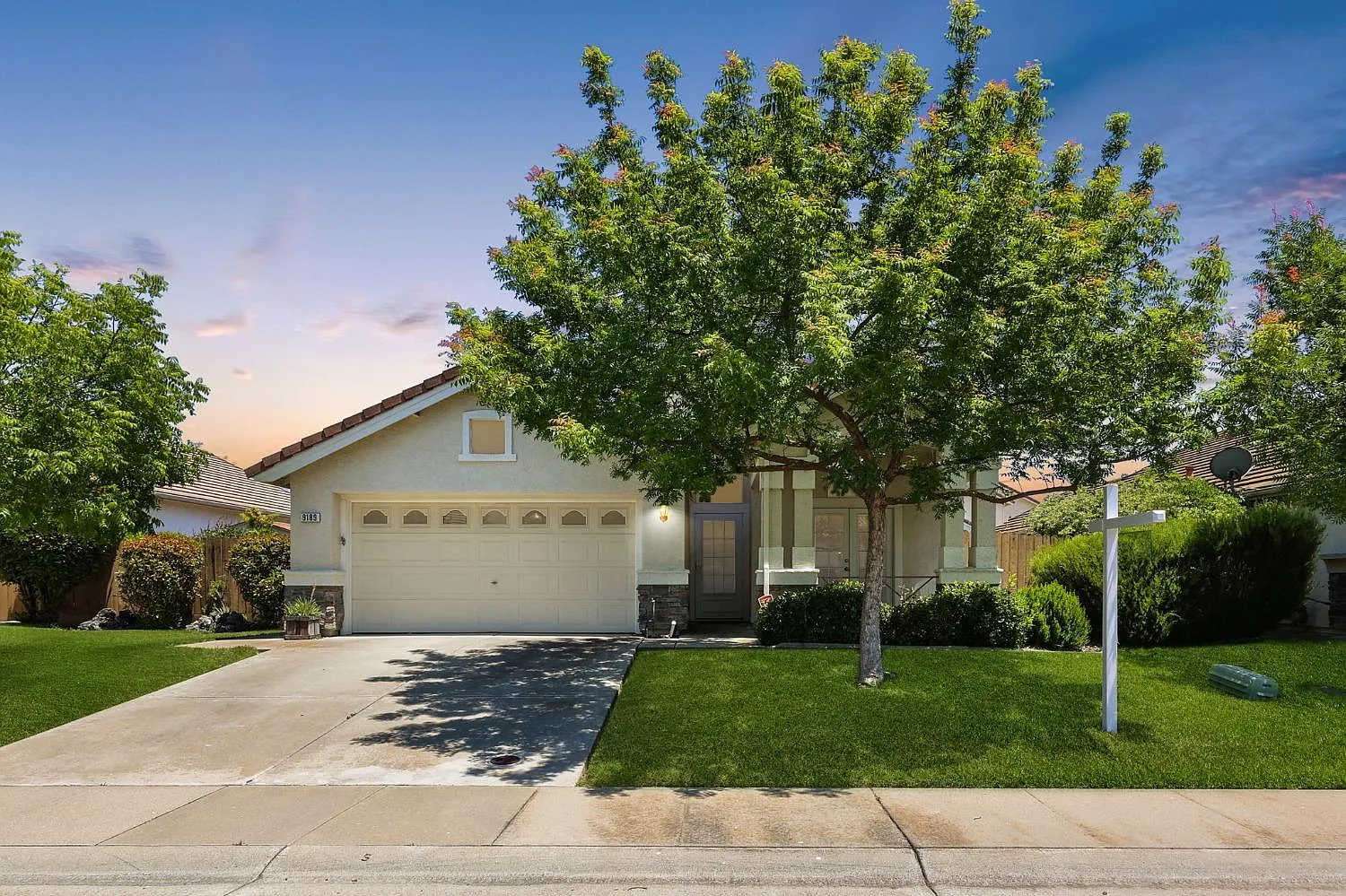 9189 Rizes Way photo 1