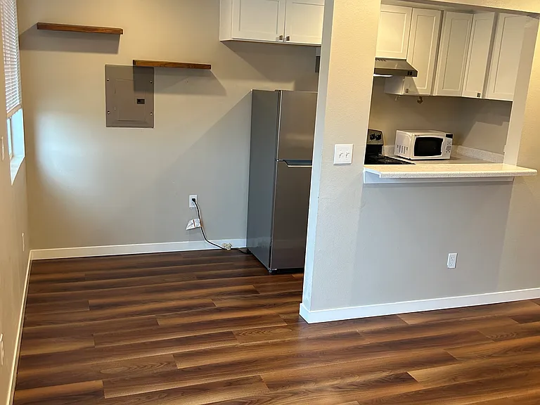 5033 15th Ave NE #1007 — Photo 2