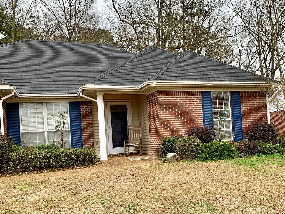 1st image of 330 Willow Bay Dr