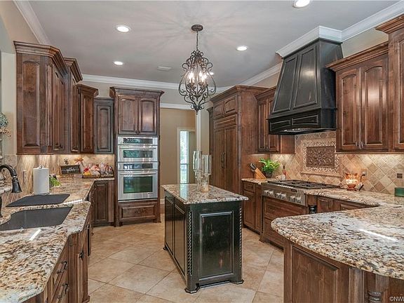 5th image of 5628 Woodhaven Dr