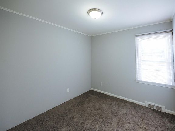 5th image of 10430 Corning Ave