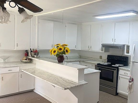 Updated spacious kitchen