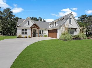 288 Scenic Wood Dr, Azle, TX 76020