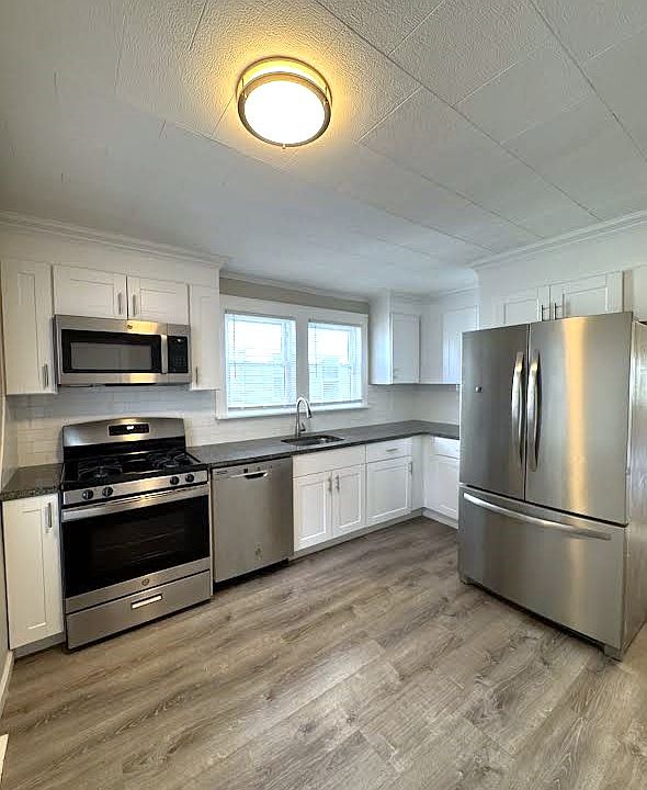 1st image of 65 Lawn Ave #3