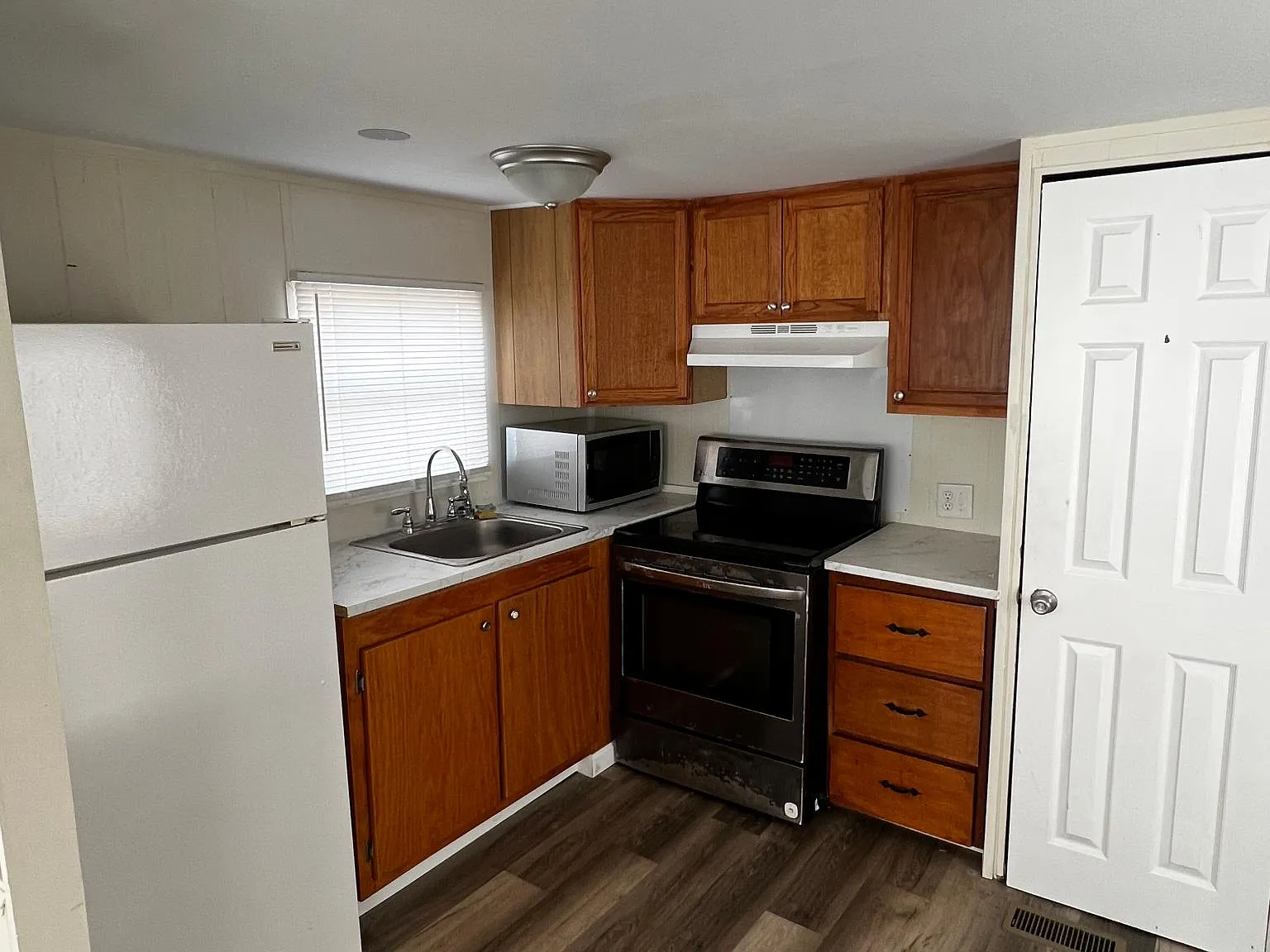 2 bed, $850 — Photo 3