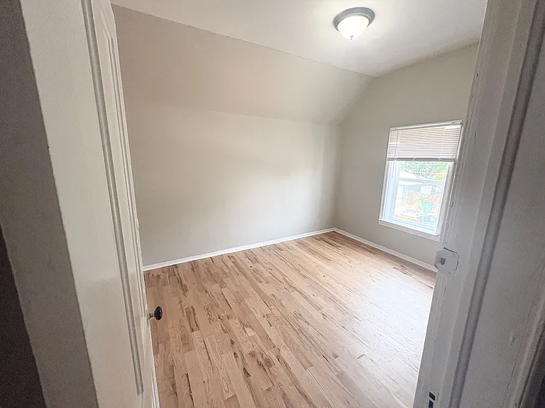 Old Victorian apartments in West Wash Park! — Photo 16