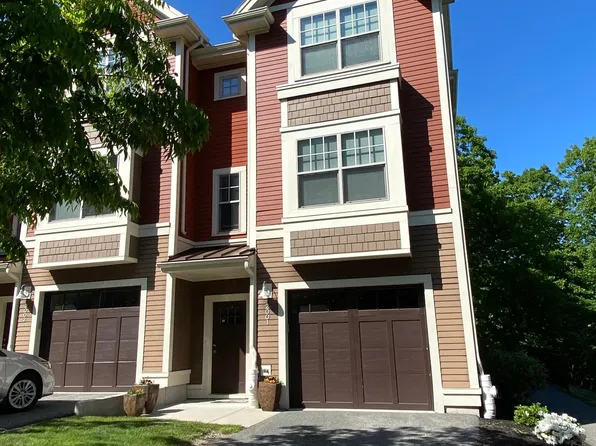 2001 Symmes Cir, Arlington, MA 02474