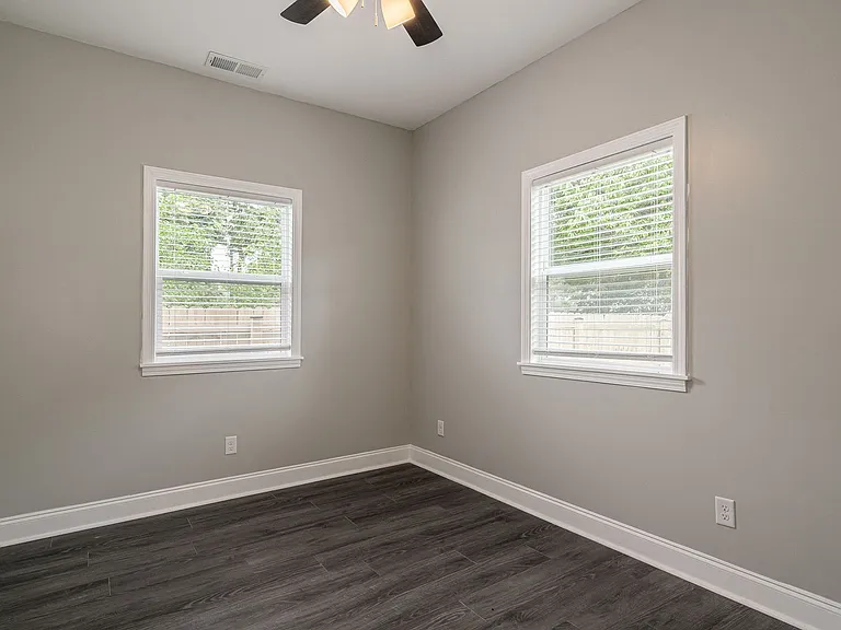 806 Longfield Ave — Photo 22