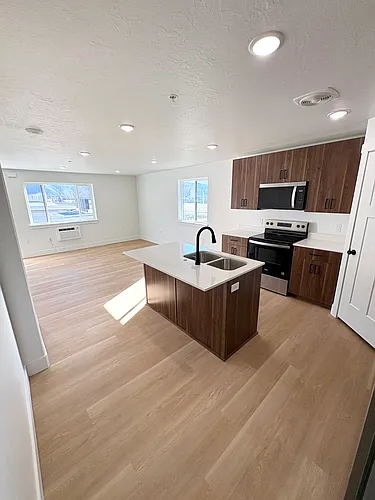 950 Valentine Ln #4 Photo 1