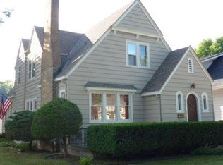 5901 N Kent Ave, Whitefish Bay, WI 53217