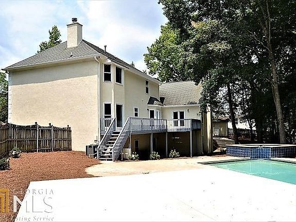 5th image of 105 Walden Dr