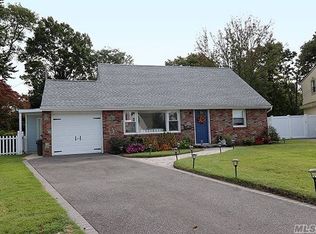 3700 Hilaire Way, Seaford, NY 11783