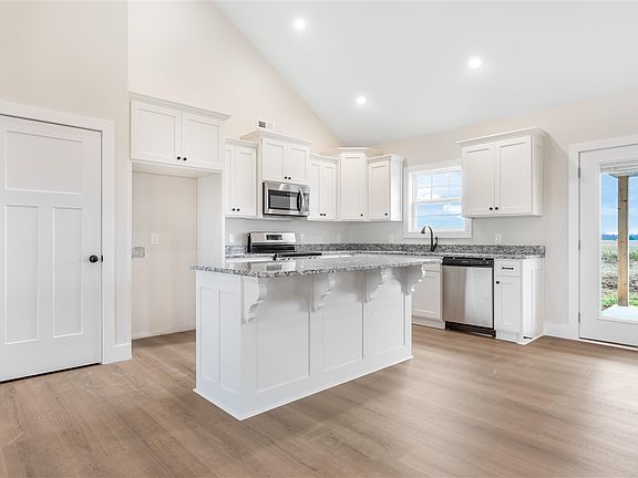 3rd image of 108 Owen Martin Ln