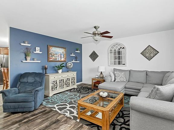 5th image of 451 Glen Forest Dr