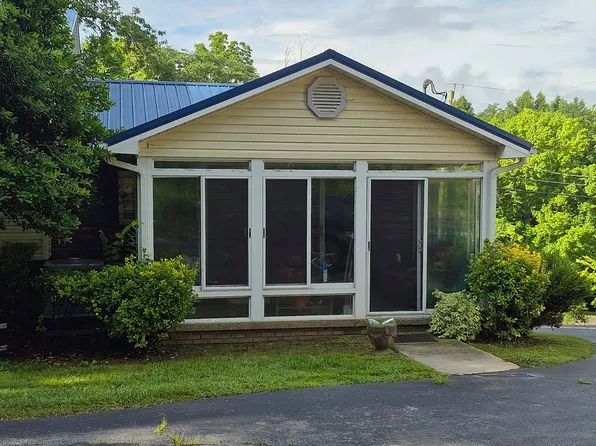 1282 Sweetwater Rd, Newport, TN 37821