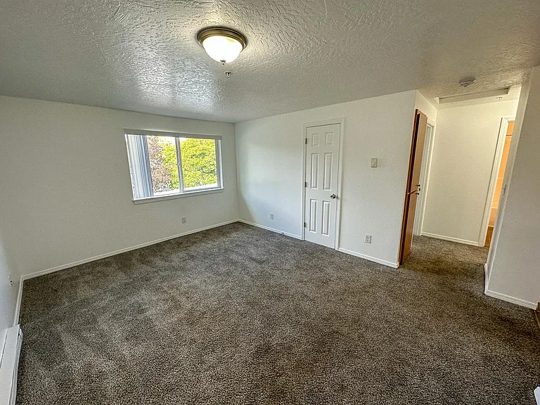 3456 Hadley St NE — Photo 9