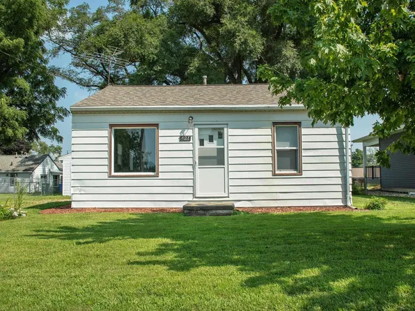 421 Morrell Ave, Evansdale, IA 50707