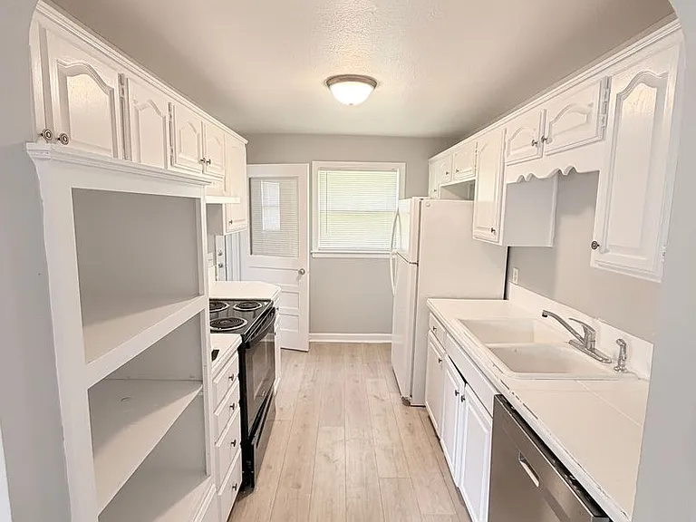 1207 N McCoy St — Photo 4