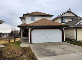 102 NW Somervale Grn SW, Calgary, AB T2Y3K1