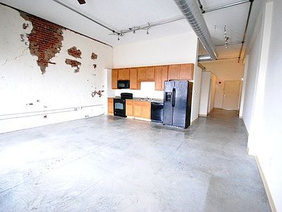 2nd image of 1916 Lucas Ave APT 235