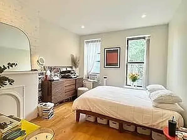 615 E 6th St APT 3B, New York, NY 10009