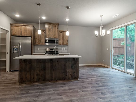 4th image of 3517 NE 61st Way