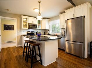 14 Tuscarora Pl, Bristol, CT 06010