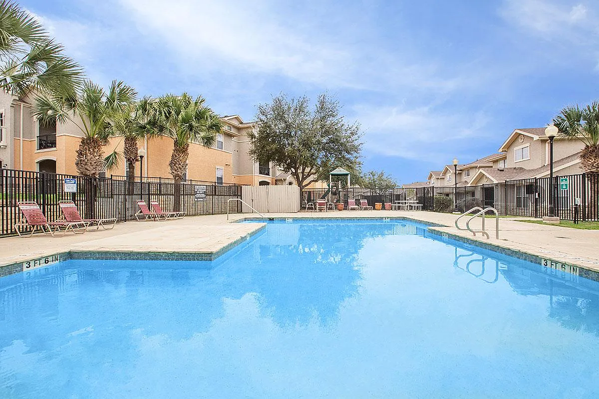Rosemont at Laredo Vista — Photo 2