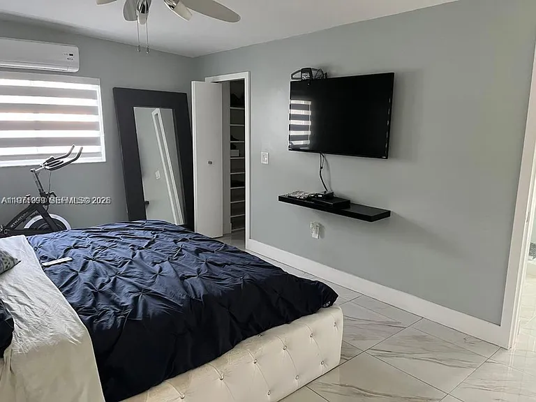 12770 SW 18th St — Photo 9