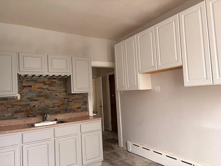 78 Sterling Ave — Photo 4