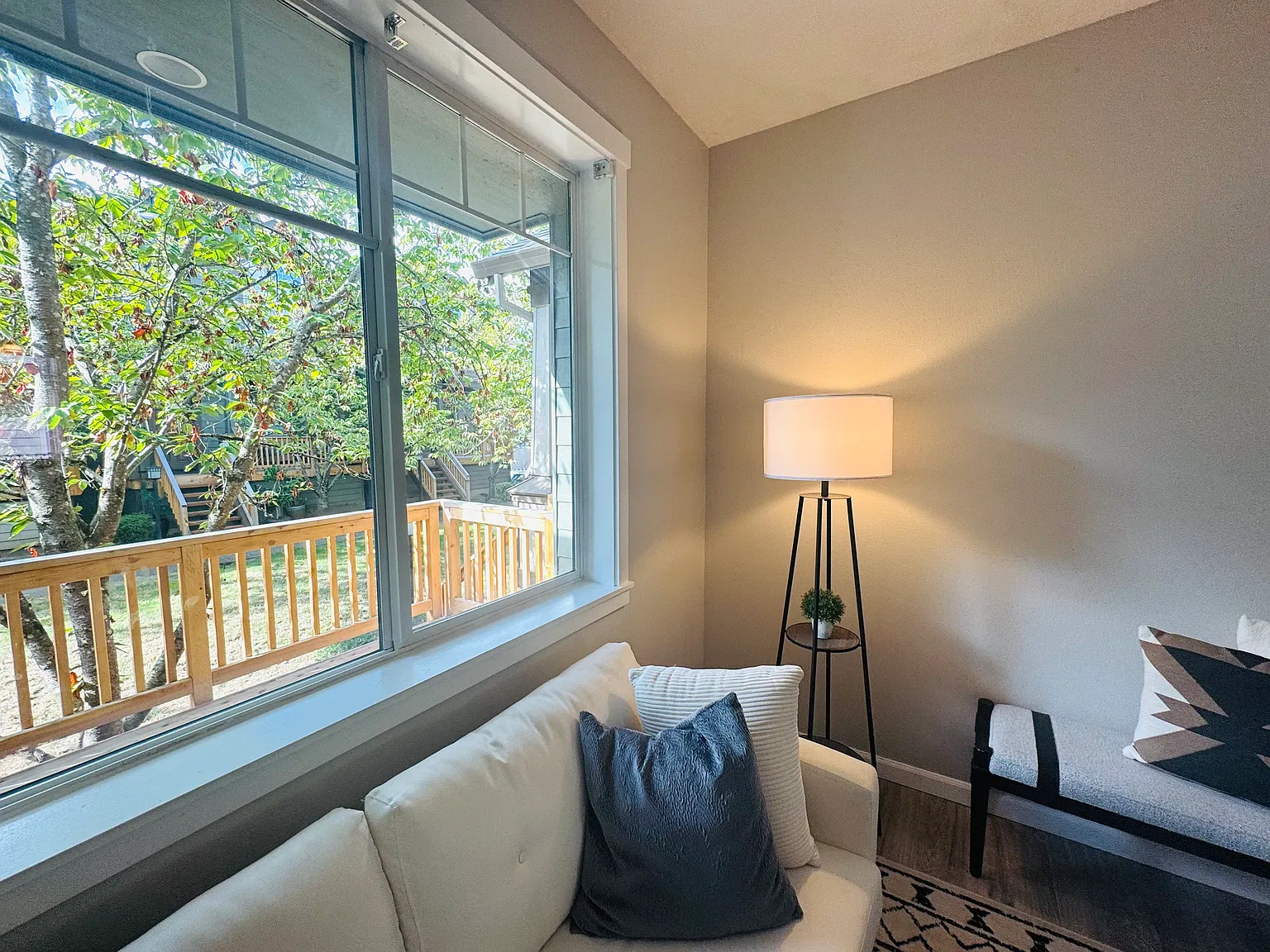 3 bed, 1380 sqft, $2,240 — Photo 3